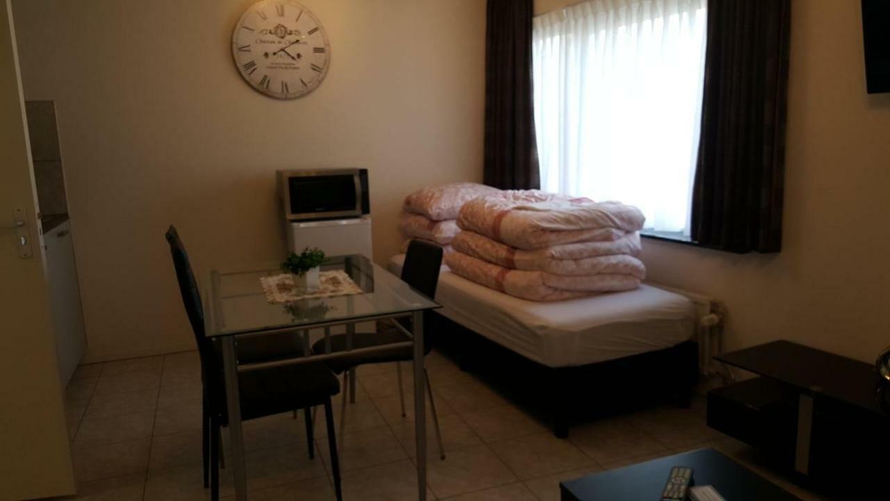 Apartment + Studios Insulinde Tilburg Luaran gambar